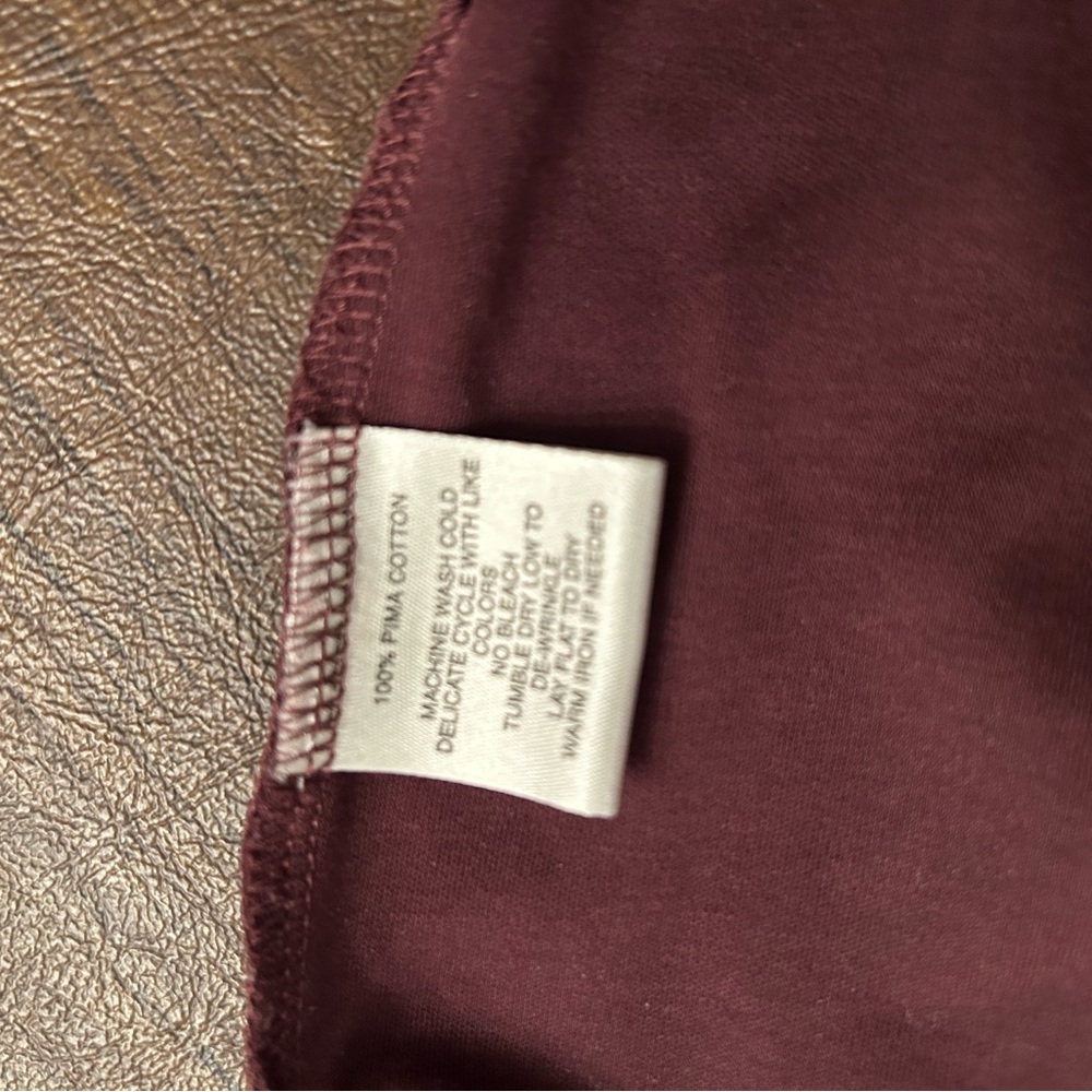 Robert Barakett Men's Crewneck Short Sleeve T-Shirt in Deep Burgundy - Picture 5 of 5